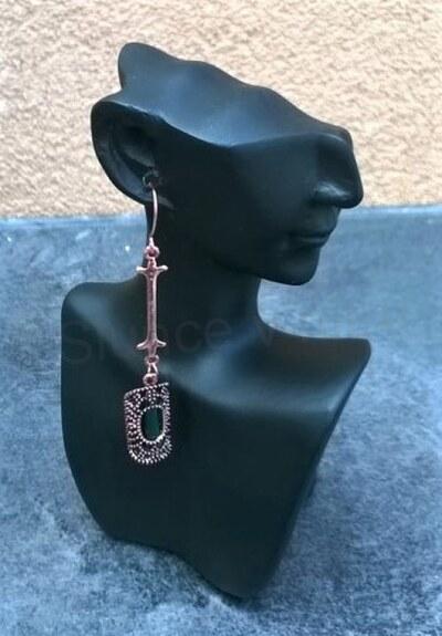 Kované visací vykladáné náušnice ozdobné s kamínkem (BB729)