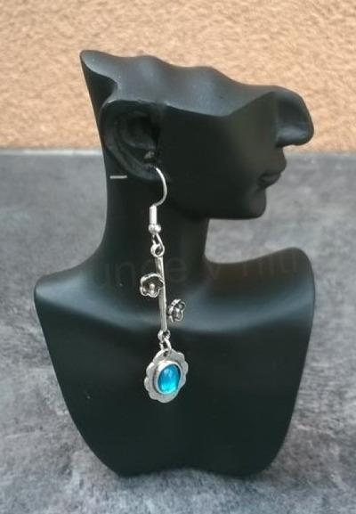 Kované visací vykladáné náušnice ozdobné kytičkové (BB730)