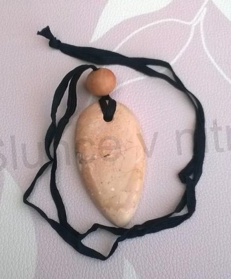 Minerální šňůrkový náhrdelník mramorový (X1687)