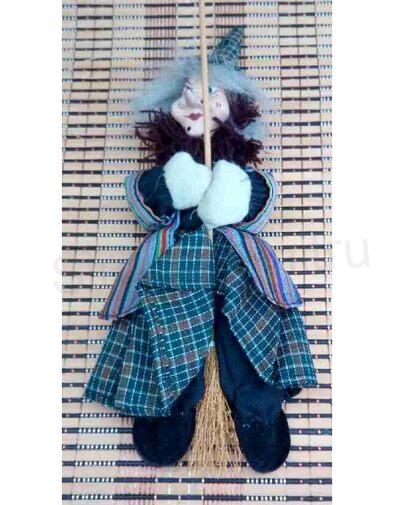 Dekorativní ozdoba, dekorace, postavička čarodějnice s koštětem 27 cm (H536)