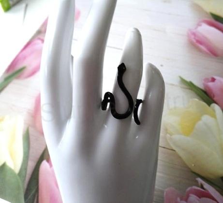 Hadí černý prsten velikost 58 (BP521)