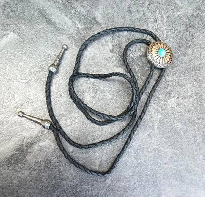 Bolo kravata s květinovým vzorem a tyrkysovým kamenem (BD911)