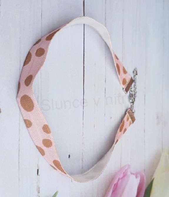 Náhrdelník choker tygrovaný pružný krátký růžový (BD932)
