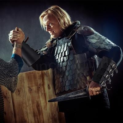 Gotický nastavitelný  kožený šňůrový náramek s železnými přezkami 2 kusy (K626)