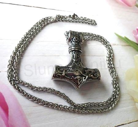 Nerezový náhrdelník s přívěskem Thorovo kladivo (BD963)