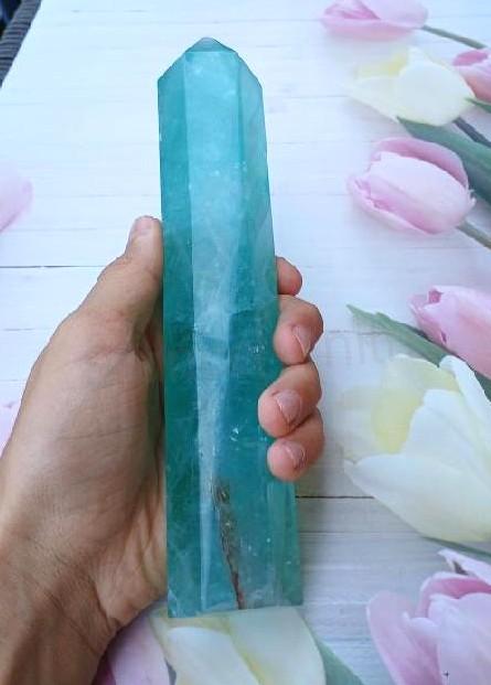 Fluorit broušená špice 200 mm | 548 g (X2158)