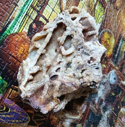 Mřížkový (Lamelární) křemen – Boxwork Quartz – sběratelská drúza (1600 g) (X2222)