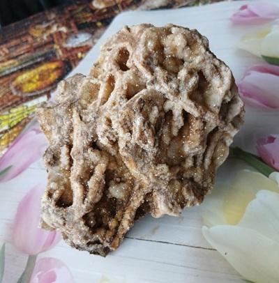 Mřížkový (Lamelární) křemen – Boxwork Quartz – sběratelská drúza (950 g) (X2229)