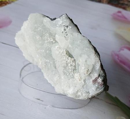 Minerální kámen chalcedon, prehnit drúza (225 g) (X2239)
