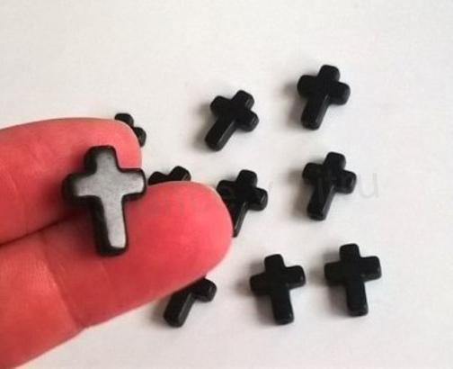 Tyrkysový kříž z minerálů - 12,3 x16 mm bílý (X231)