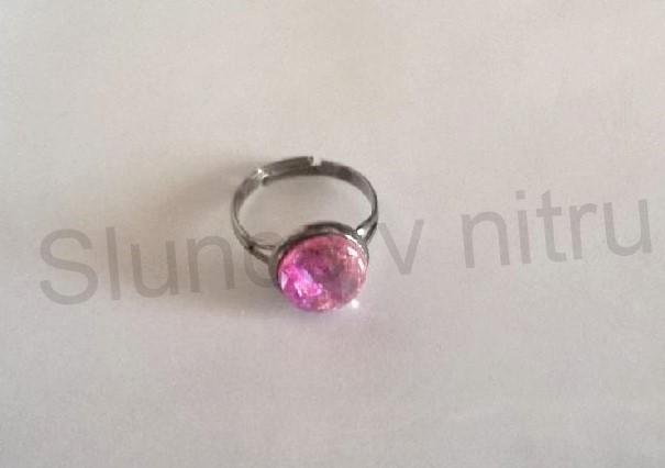 Nastavitelný černý prsten se syntetickým opálem (BP155)