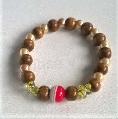 Dřevěný korálkový náramek s ozdobami černý 1 (BC465)