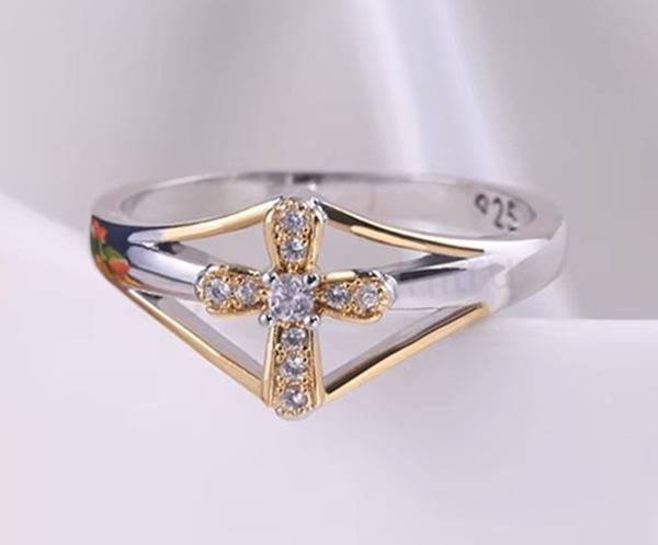 Pozlacený prsten kříž a zirkony velikost 55 (BP296)