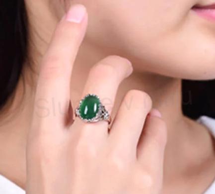 Nastavitelný postříbřený prsten s kamenem (BE191)