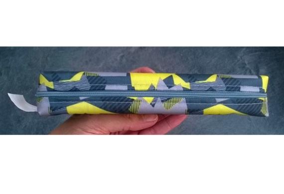 Studenský školní penál 21 x 7 cm maskovaný č.1 (E424)