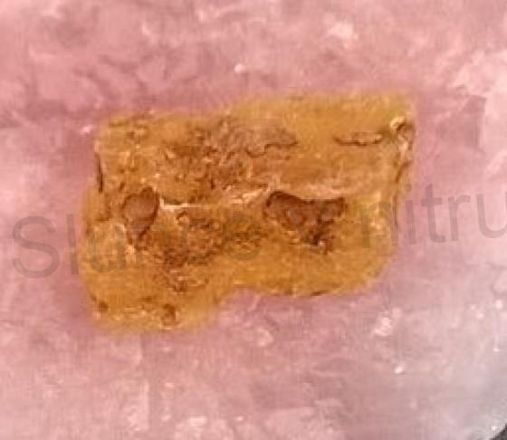 Jantar kopál surový přírodní 2,6 g (X635)
