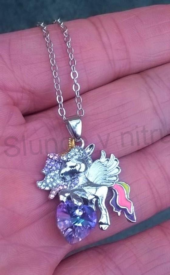 Náhrdelník s přívěškem koníka, jednorožce a Swarovski srdce (BD435)