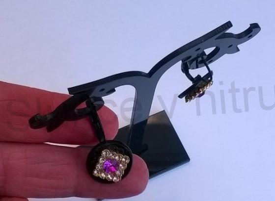 Černé náušnice s kamínky fialové (BB568)