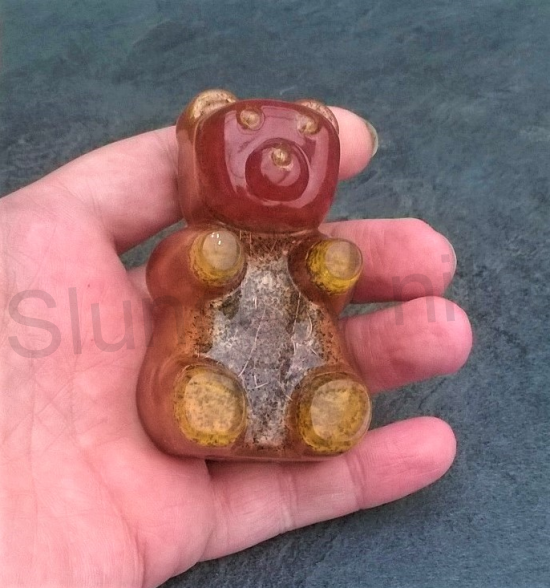 Orgonitový medvídek medově zlatý 3D 7,6x4,5x3 cm (PP135)