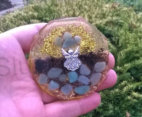 Orgonitový podtácek Anděl s aventurínem ve zlatém opojení (PP137)