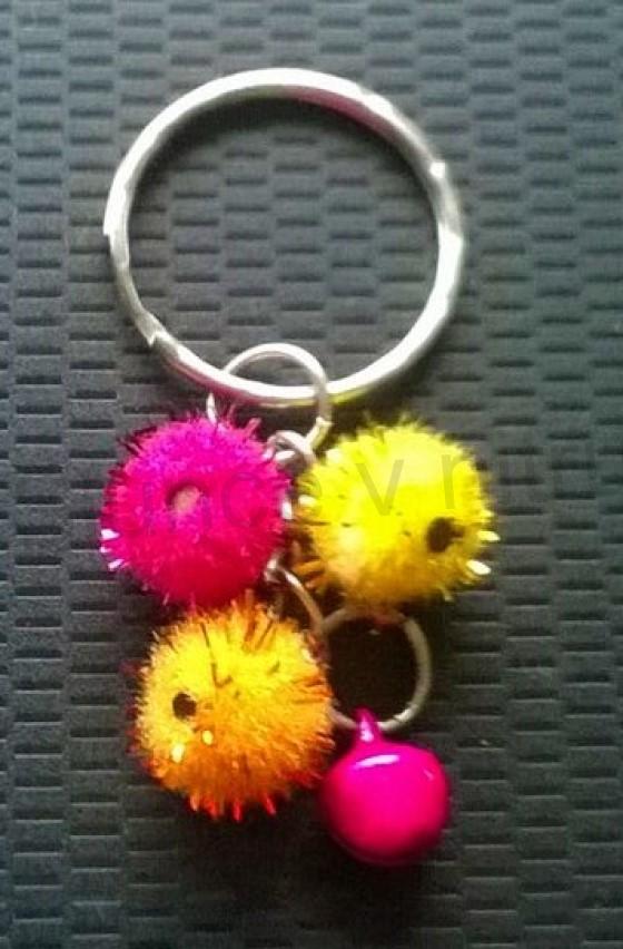 Přívěsek na klíče - barevné bambulky s rolničkou (H281)