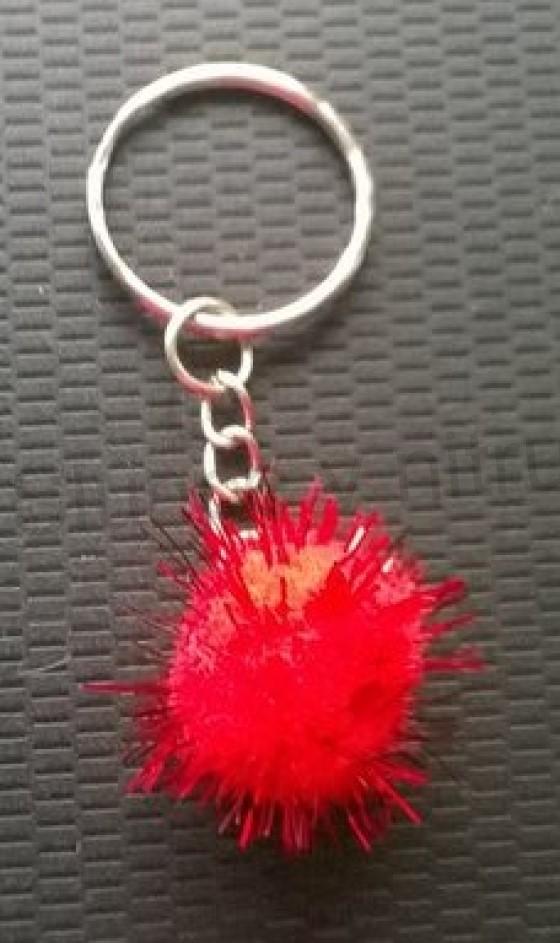 Přívěsek na klíče - barevná bambulka (H283)