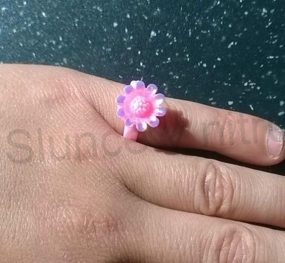 Dětský nastavitelný prstýnek kytička (BP372)