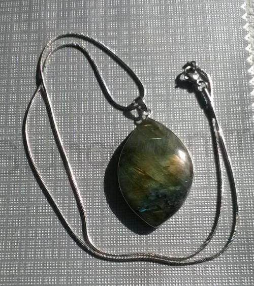 Minerální náhrdelník s labradoritem (X924)