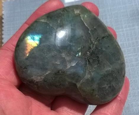 Labradorit srdce 175,8 g (Madagaskar) (X945)