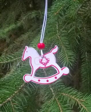 Dřevěné vánoční malované ozdoby koníček (H354)