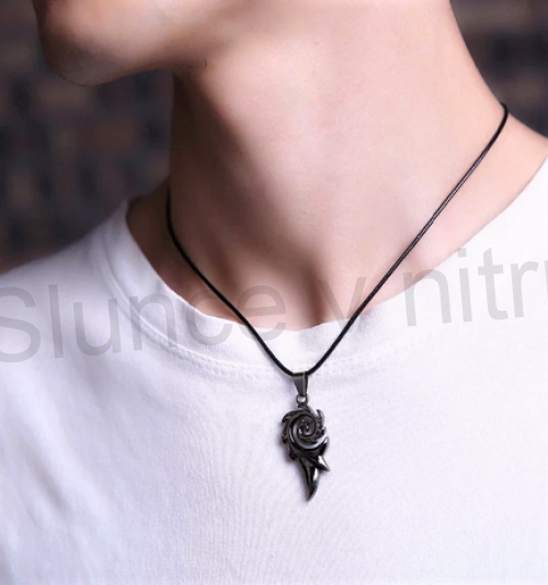Náhrdelník s přívěškem vlka titanium z nerez oceli (BD654)