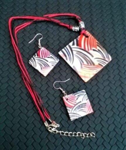 Souprava lasturových šperků choker s náušnicemi číslo 1 (BS114)