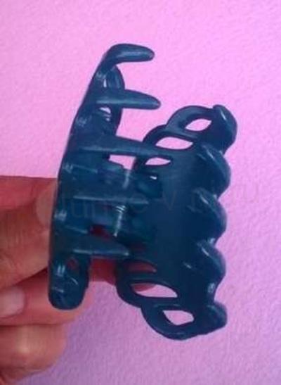 Střední skřipec do vlasů ozdobný 7 x 4,3 cm (H521)