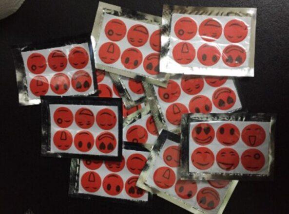 Repelentní samolepky proti hmyzu (F12)