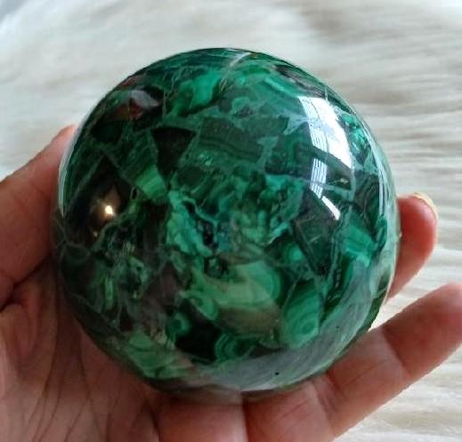 Malachit koule 830 g | 82 mm vyleštěná (X2149)