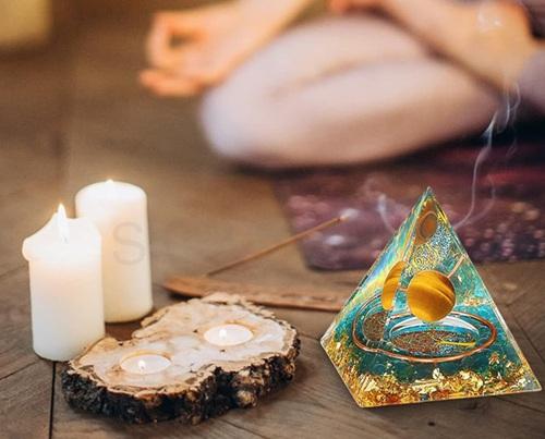 Orgonitová pyramida - tygří tajemství, strom života, tygří oko 6,2 x 5,9 cm (PP215)