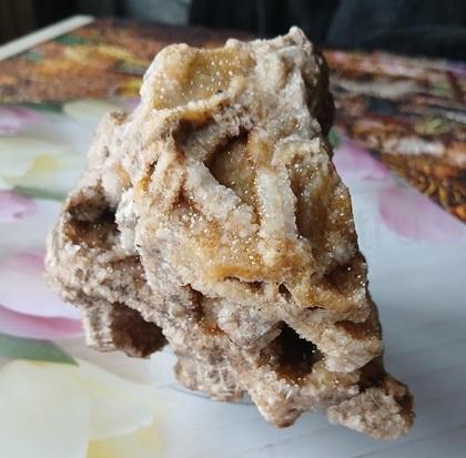 Mřížkový (Lamelární) křemen – Boxwork Quartz – sběratelská drúza (900 g) (X2226)