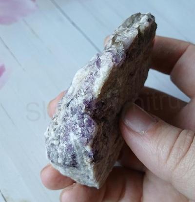 Minerální kámen ametyst drúza s krystaly morionu (164,20 g) (X2260)