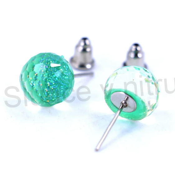 Puzetové náušnice resin krystal měnicí barvu broušené (BB514)