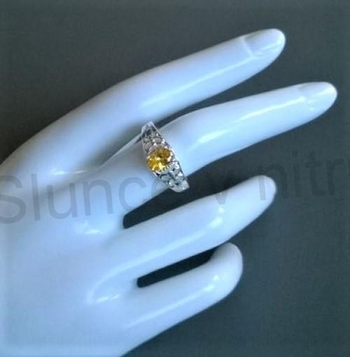 Postříbřený prsten se zirkonem fialový (BP352)