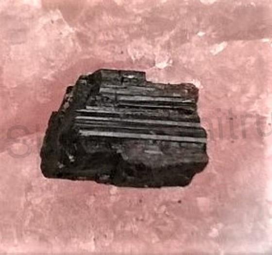 Turmalín surový 17,6 g (Brazílie) (X628)