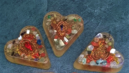 Orgonitové srdce s minerálními kamínky (PP158)