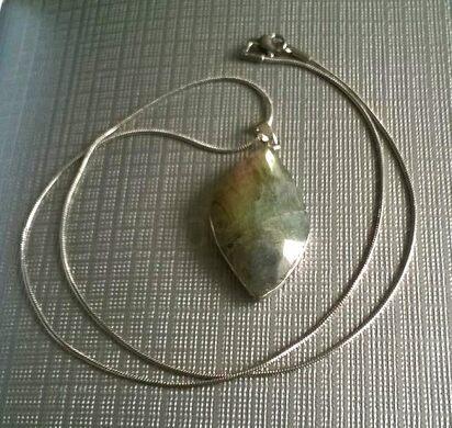 Minerální náhrdelník s labradoritem (X923)