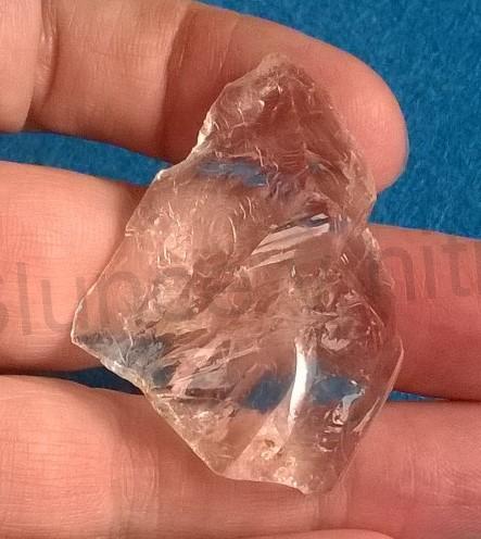 Drahokamový křišťál z Vysočiny, surový s malou duhou 14,8 g (Česká republika) (X949)