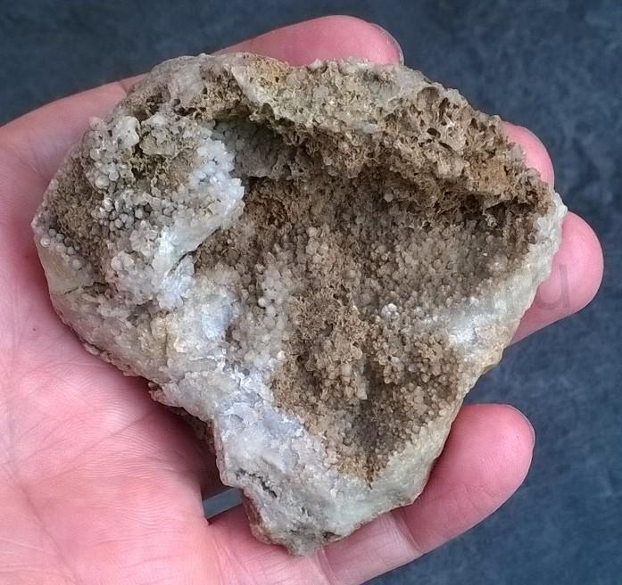 Křemen drúza 138 g (Česká Republika) (X976)