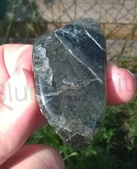 Leštěný aktinolit v křišťálu 36,7 g (Brazílie) (X990)