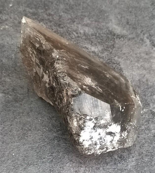 Duhová Záhněda špice úlomek 155,5g (Česká Republika) (X1069)