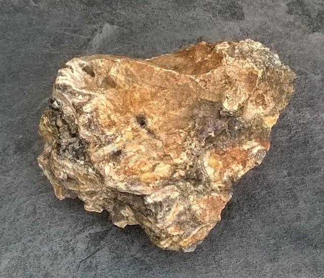 Drúza zonálního křemene - ametyst, záhněda - morion  544 g (Česká Republika) (X1098)