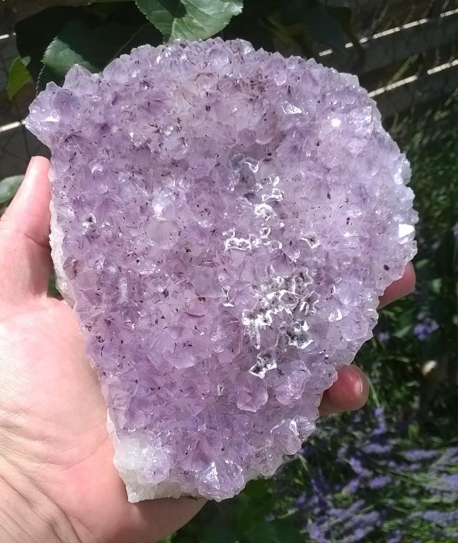 Ametyst drúza narostlá v chalcedonu 1485g (Brazílie) (X1149)