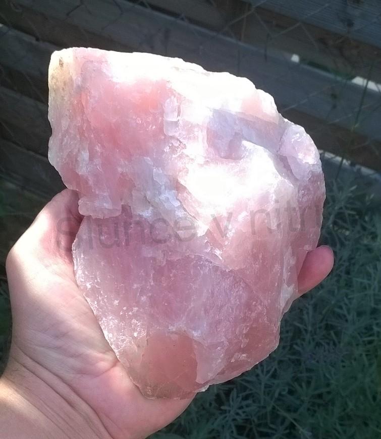 Velký Růženin surový 1367g (Madagaskar) (X1222)